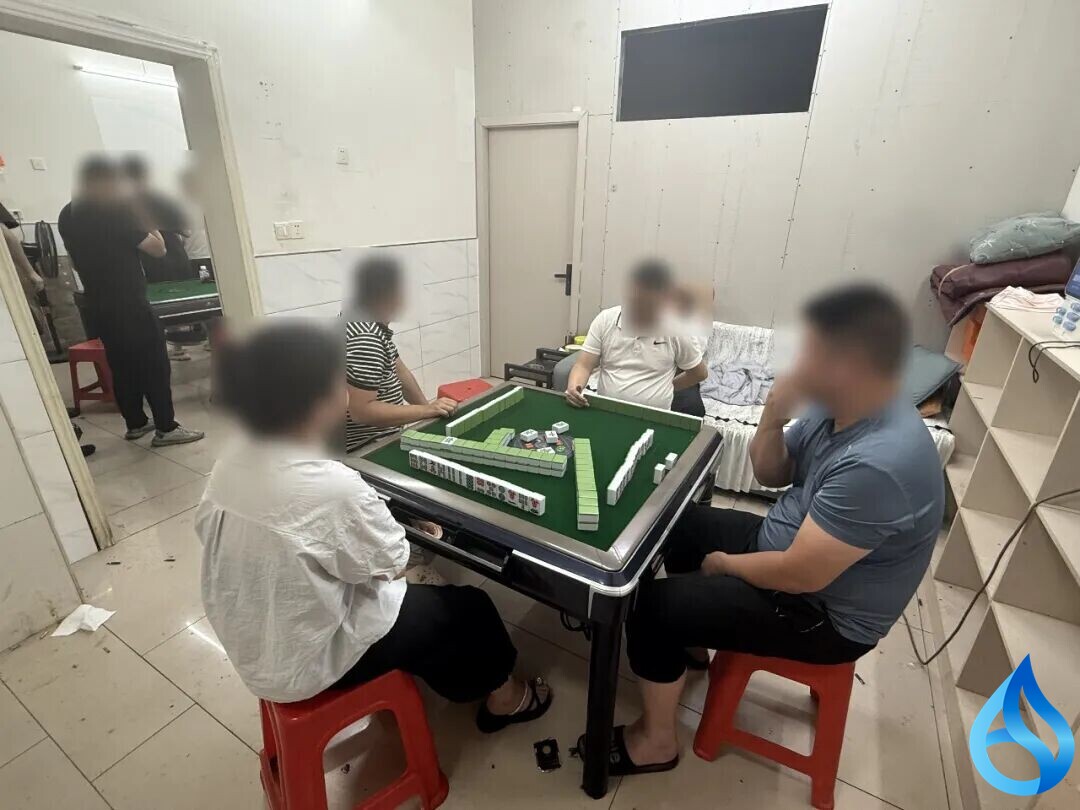 麻城警方连端两个赌博窝点