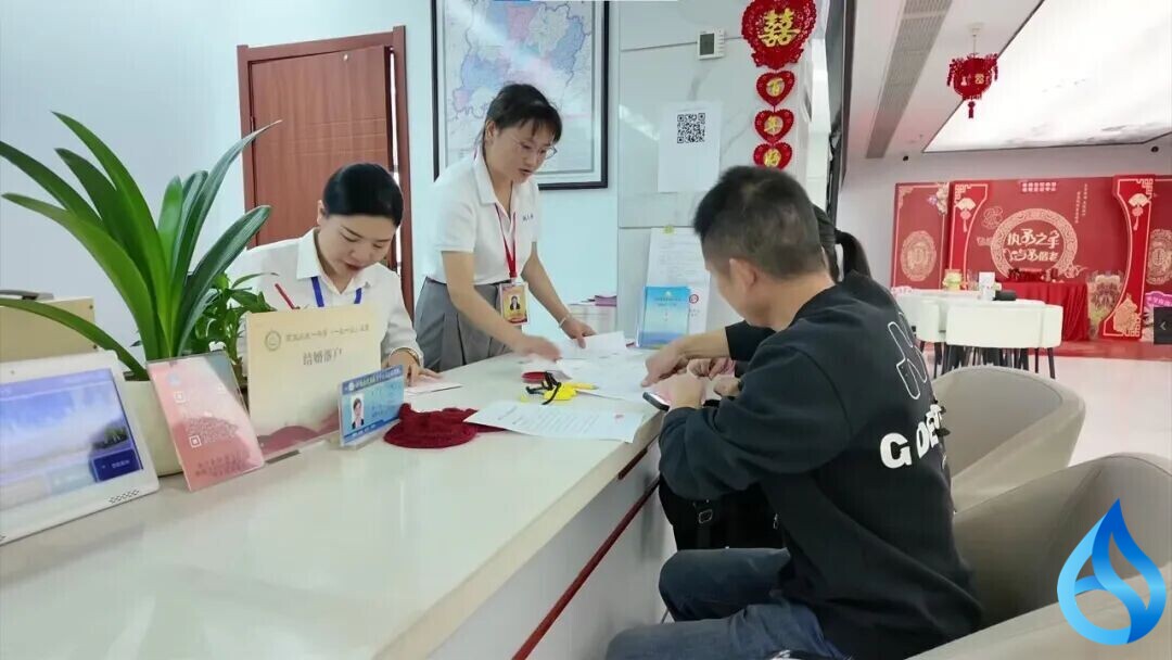 麻城：“人生两件事”一窗通办